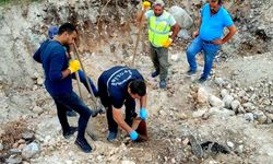 Depremde yıkılan evin temelinde ceset bulunmuştu: Cinayet davasında 2 sanığa müebbet, 1 sanığa da 4 yıl hapis