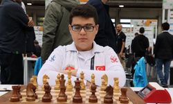 GM Yağız Kaan Erdoğmuş dünya rekoru kırdı / Fotoğraf eklendi