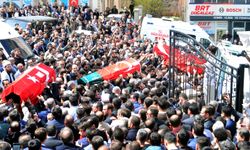 Kahramanmaraş’ta okuldaki saldırıda yaşamını yitiren öğrenciler toprağa verildi