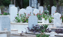İstanbul Valiliği: Mezarlıklara 7/24 kamera sistemi kurulacak