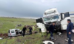 Siverek’te TIR ile hafif ticari araç çarpıştı: 2 ölü, 1 yaralı