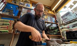 Acemi kasaplara çelik eldivenli önlem