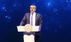 Bakan Tekin: Evlatlarımızı ekranların insafına terk etmemeliyiz
