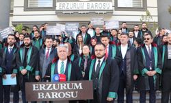 Bıçaklı saldırıya uğrayan avukat yara almadan kurtuldu; barodan destek açıklaması