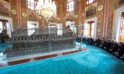 Fatih Sultan Mehmet, vefatının 545'inci yılında kabri başında anıldı