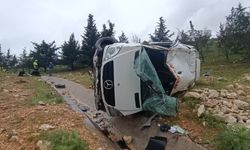 Gaziantep'te işçi servisi devrildi; 16 yaralı
