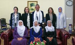 Özgür Özel 'Barış Anneleri' heyetini kabul etti