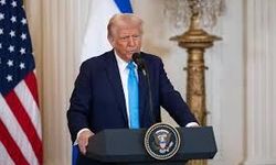 Trump: İran'ın limanlarına yönelik deniz ablukası devam edecek