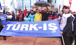 TÜRK-İş'ten Taksim Cumhuriyet Anıtı önünde 1 Mayıs açıklaması