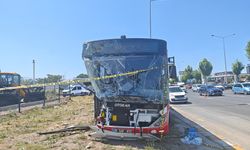 Ankara'da belediye otobüsü ve hafif ticari araç çarpıştı: 1 ölü, 9 yaralı