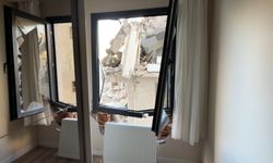 Avcılar'da yıkım sırasında beton parçaları yandaki binaya zarar verdi