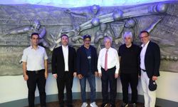 Fenerbahçe Başkanı Aziz Yıldırım, Chobani Kurucusu ve CEO’su Hamdi Ulukaya’yı ağırladı