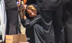 İzmir'de öldürülen Polat ailesinin koruması için cenaze töreni: Dilan Polat ayakta durmakta güçlük çekti