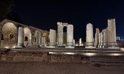 Modern ve antik yaşamın bir arada olduğu Side Antik Kenti'nde tarihe yolculuk