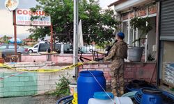 Seyyar satıcı, esnaf çifti silahla yaralayıp, yaşamına son verdi