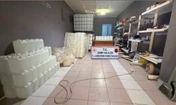 İzmir'de kaçak alkol ve tütün operasyonu