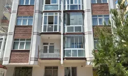 Ablasının cesedi ile 1 hafta aynı evde kalan engelli, hastaneye kaldırıldı