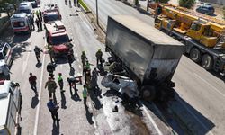 Bursa'da freni boşalan kamyon, 4 araca çarptı; 2'si ağır 5 yaralı