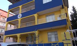 Fanatik Fenerbahçeli aile, yaşadıkları apartmanı sarı-laciverte boyadı