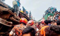 Bangladeş’te Tren Faciası