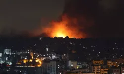 İsrail Gece Boyunca Gazze Şeridi'ni Vurdu: 52 Ölü