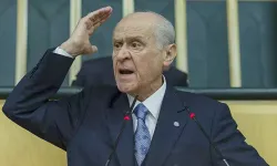 Devlet Bahçeli'den Saffet Sancaklı'ya: "Futbol Hayatında 3 Büyük Kulüpte Oynama Geleneğini Siyasette De Mi Sürdürmek İstiyor?