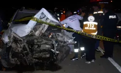 Antalya'da 3 Araç Birbirine Girdi: 3 Kişi Öldü