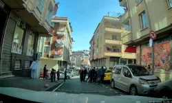 Gaziosmanpaşa’da Yol Verme Tartışmasında Taksinin Camını Yumruk Atarak Kırdı