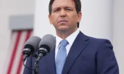 Florida Valisi DeSantis: 14 Yaşından Küçüklere Sosyal Medya Yasağını Onayladı