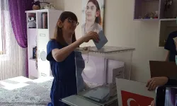 Karabük'te Dünyanın En Uzun Kadını, Oyunu Kendi Evinde Kullandı