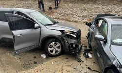 Aksaray'da Kaza Yapan Otomobilden İnen Anne- Oğula Başka Araç Çarptı