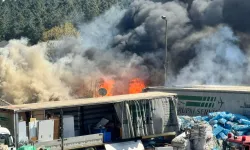 Pendik'te Yediemin Otoparkında Korkutan Yangın!