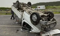 Mersin'de Lastiği Patlayan Kamyonet Devrildi: 1 Ölü, 2 Yaralı