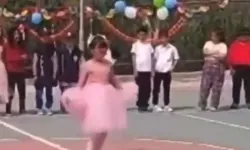 23 Nisan Gösterilerinde Kız Öğrenciye "Dilan Polat" Taklidi Yaptırıldı!