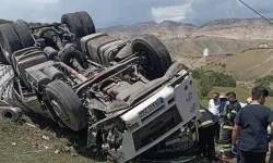 Şarampole Devrilen TIR'ın Sürücüsü Olay Yerinde Hayatını Kaybetti