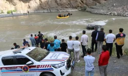 Hakkari'de Seyir Terasından Atlayan Kübra'nın Zap Suyu'ndan Cansız Bedeni Çıkarıldı!