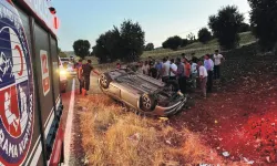 Adıyaman'da Otomobil, Tarlaya Uçtu; 3 Yaralı