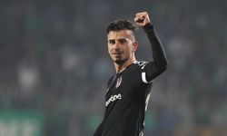 Beşiktaş'ın Eski Futbolcusu Oğuzhan Özyakup, Futbolu Bıraktığını Açıkladı