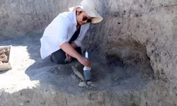 Burdur'daki Hacılar Höyüğü'nde 5 Bin Yıllık İskelet Bulundu