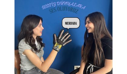 Üniversite Öğrencilerinden İşaret Dilini Sese Dönüştüren Eldiven