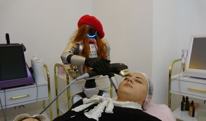 ‘İşçi robot’ Marcelx, yoğun ilgi görüyor