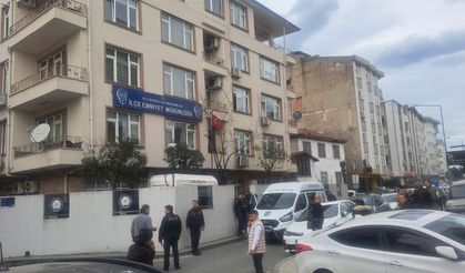 İfade vermeye gitti, polisin belindeki silahı alıp kendini vurdu