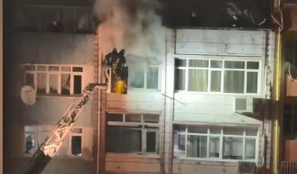 Fatih'te eşini öldüren koca evi ateşe verdi