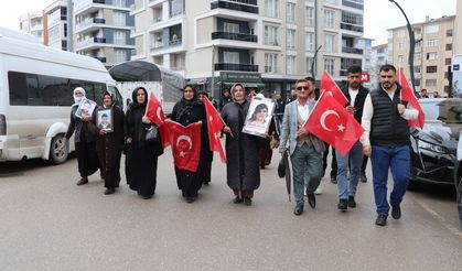 Evlat nöbetindeki anne: Ceza yok, gelin teslim olun