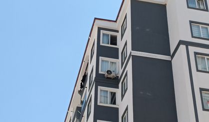 4 yaşındaki oğlunu kucağına alıp 8’inci kattan atlayan anne öldü, çocuğu yaşam mücadelesi veriyor