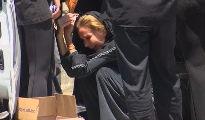 İzmir'de öldürülen Polat ailesinin koruması için cenaze töreni: Dilan Polat ayakta durmakta güçlük çekti