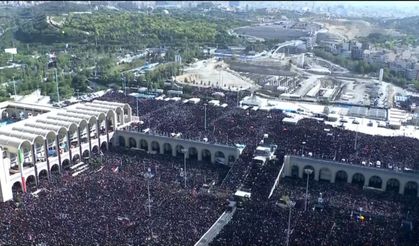 İran'ın eski lideri Hamaney için Tahran'da cenaze namazı kılındı
