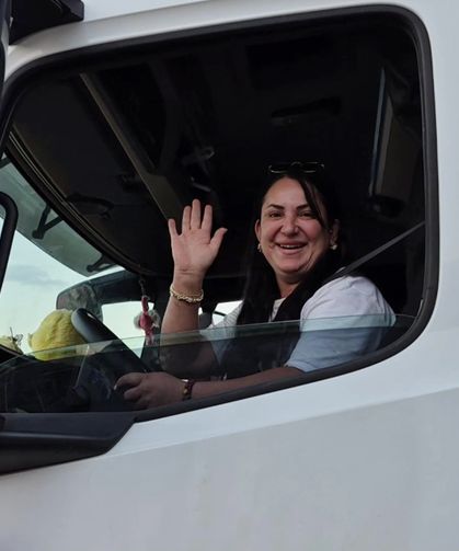 TIR şoförü Nazan: İşimi Severek Yapıyorum, Kadın Şoförler Çoğalsın İstiyorum