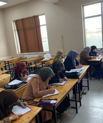 2,3 milyon kişi halk eğitim merkezlerinde okuma yazma öğrendi