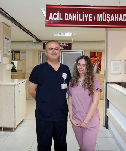Doktor baba ile kızı aynı hastanede şifa dağıtıyor